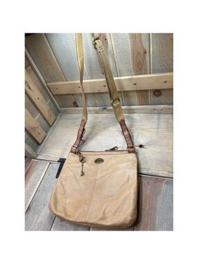 Fossil Medium-Large Soft Leather Camel Tan Crossbody Bag Zip Pockets